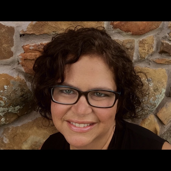 Meet your Posher, Paula - Picture 1 of 1